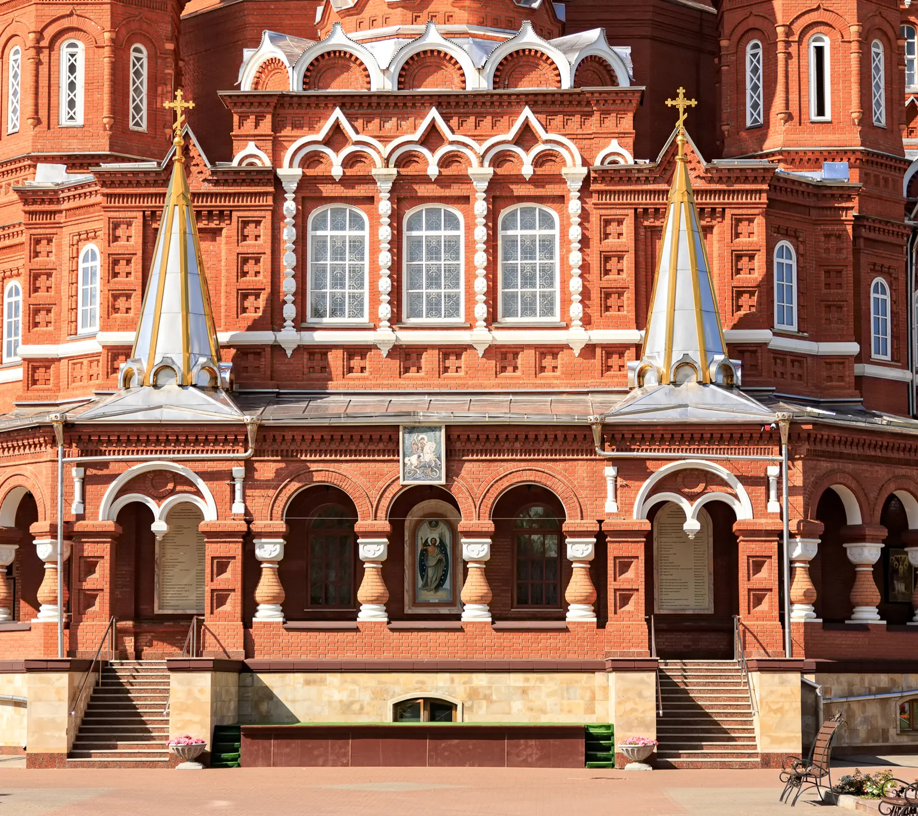 Обзорная экскурсия по ижевску. Удмуртская республика столица ижевск. Михайловская колонна памятники ижевска. Обзорная экскурсия по ижевску. Обзорная экскурсия по ижевску.